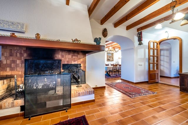 5 sypialnia Finka/Dom wiejski na sprzedaż w Felanitx z basenem garażem - 995 000 € (Ref: 5562200)