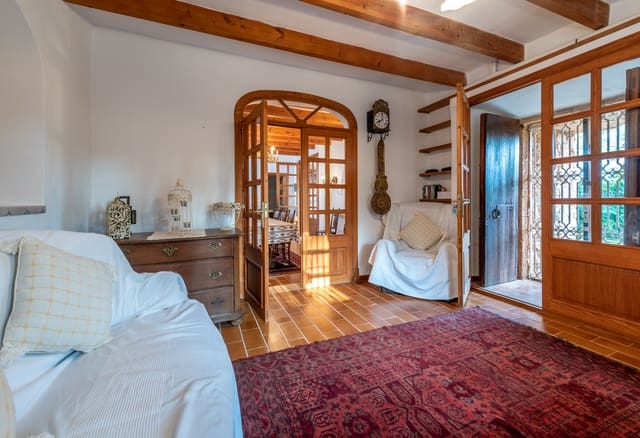 5 sypialnia Finka/Dom wiejski na sprzedaż w Felanitx z basenem garażem - 995 000 € (Ref: 5562200)