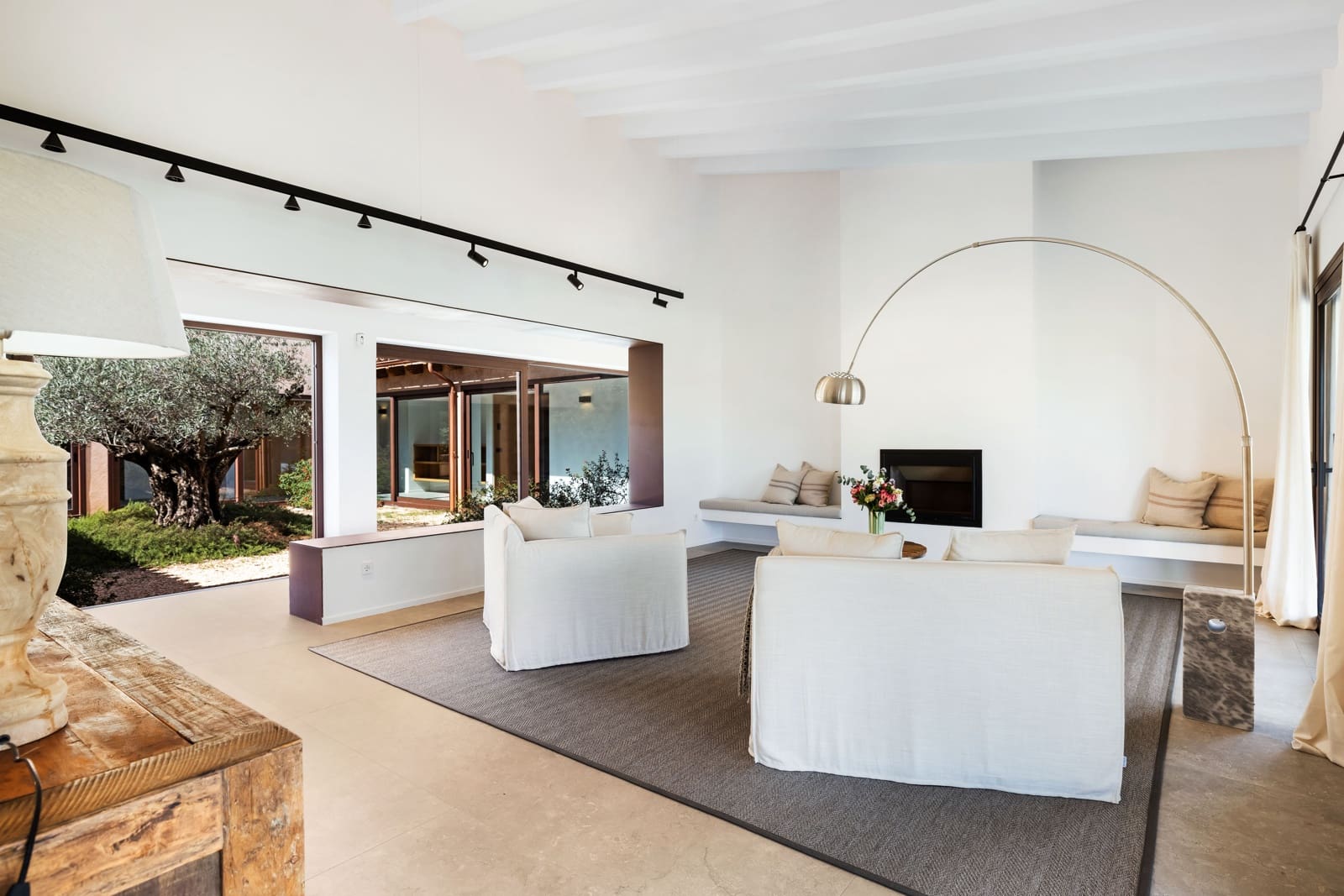 4 soveværelse Finca/Landehus til salg i Santanyi med swimmingpool garage - € 3.600.000 (Ref: 5562387)