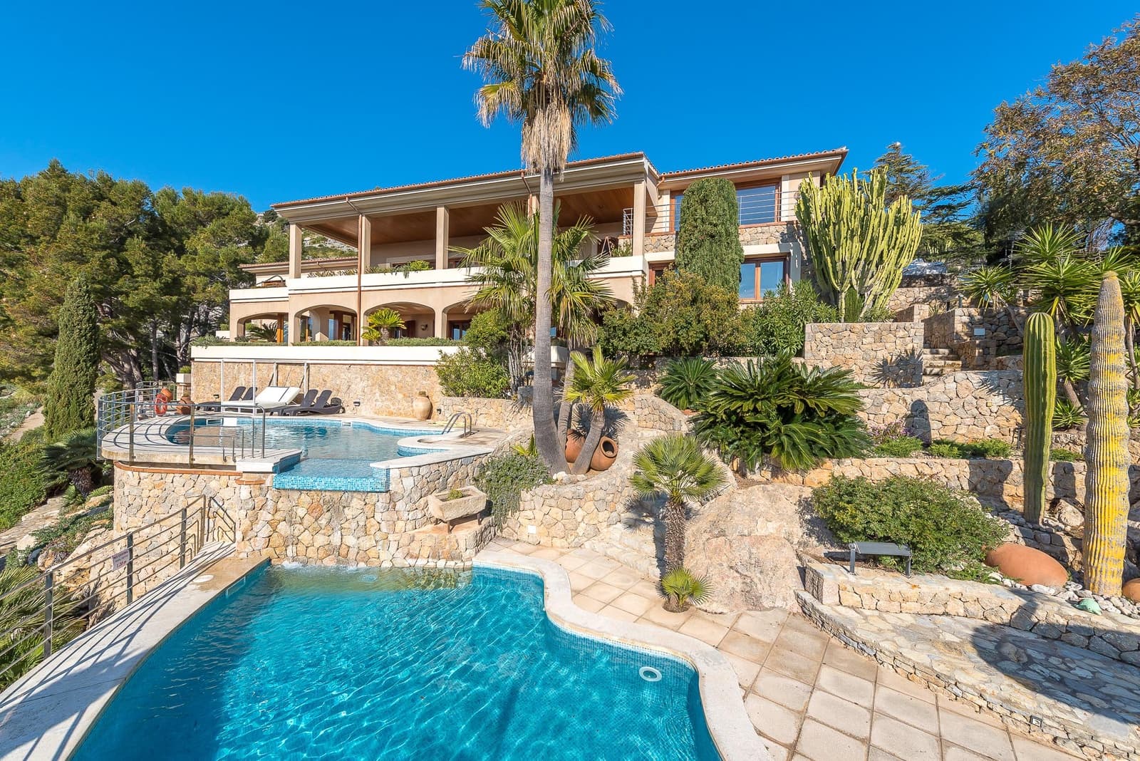 5 bedroom Villa for sale in Pollensa / Pollenca with pool garage - € 3,500,000 (Ref: 5562593)