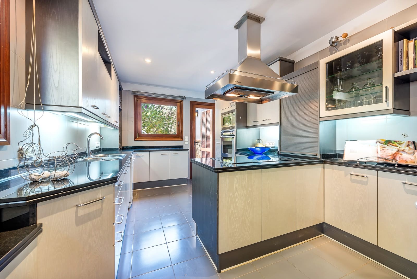 5 bedroom Villa for sale in Pollensa / Pollenca with pool garage - € 3,500,000 (Ref: 5562593)