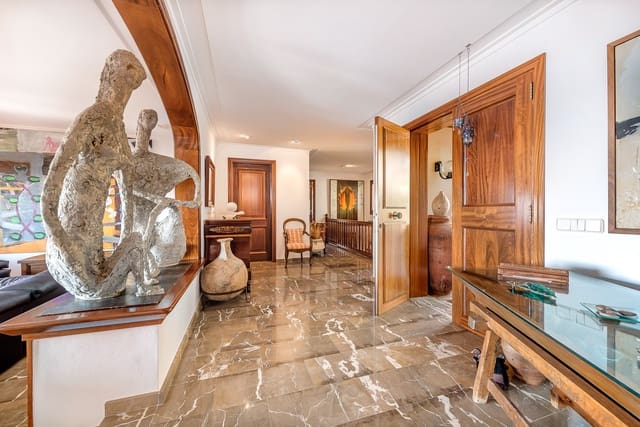 5 bedroom Villa for sale in Pollensa / Pollença with pool garage - € 3,500,000 (Ref: 5562593)