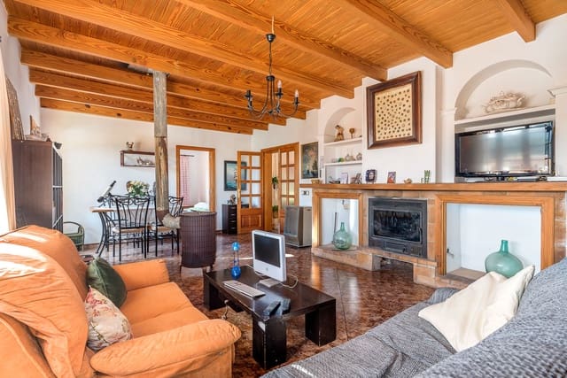 5 soverom Villa til salgs i Mancor de la Vall med svømmebasseng garasje - € 1 800 000 (Ref: 5562738)