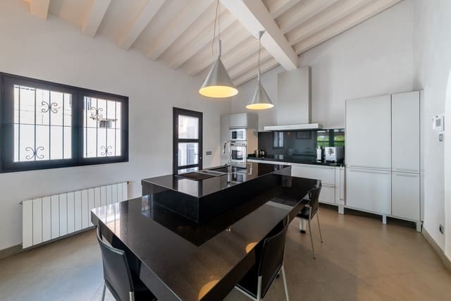 3 soveværelse Villa til salg i La Bonanova, Palma de Mallorca med garage - € 2.100.000 (Ref: 5562775)