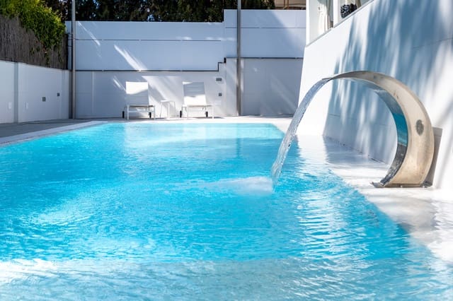 3 soveværelse Villa til salg i La Bonanova, Palma de Mallorca med garage - € 2.100.000 (Ref: 5562775)