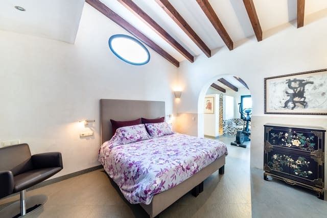 3 soveværelse Villa til salg i La Bonanova, Palma de Mallorca med garage - € 2.100.000 (Ref: 5562775)