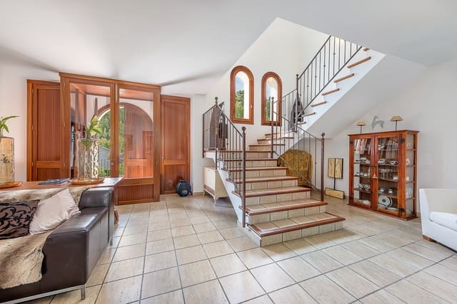 5 bedroom Villa for sale in Es Capdella, Calvià with pool garage - € 2,200,000 (Ref: 5562800)