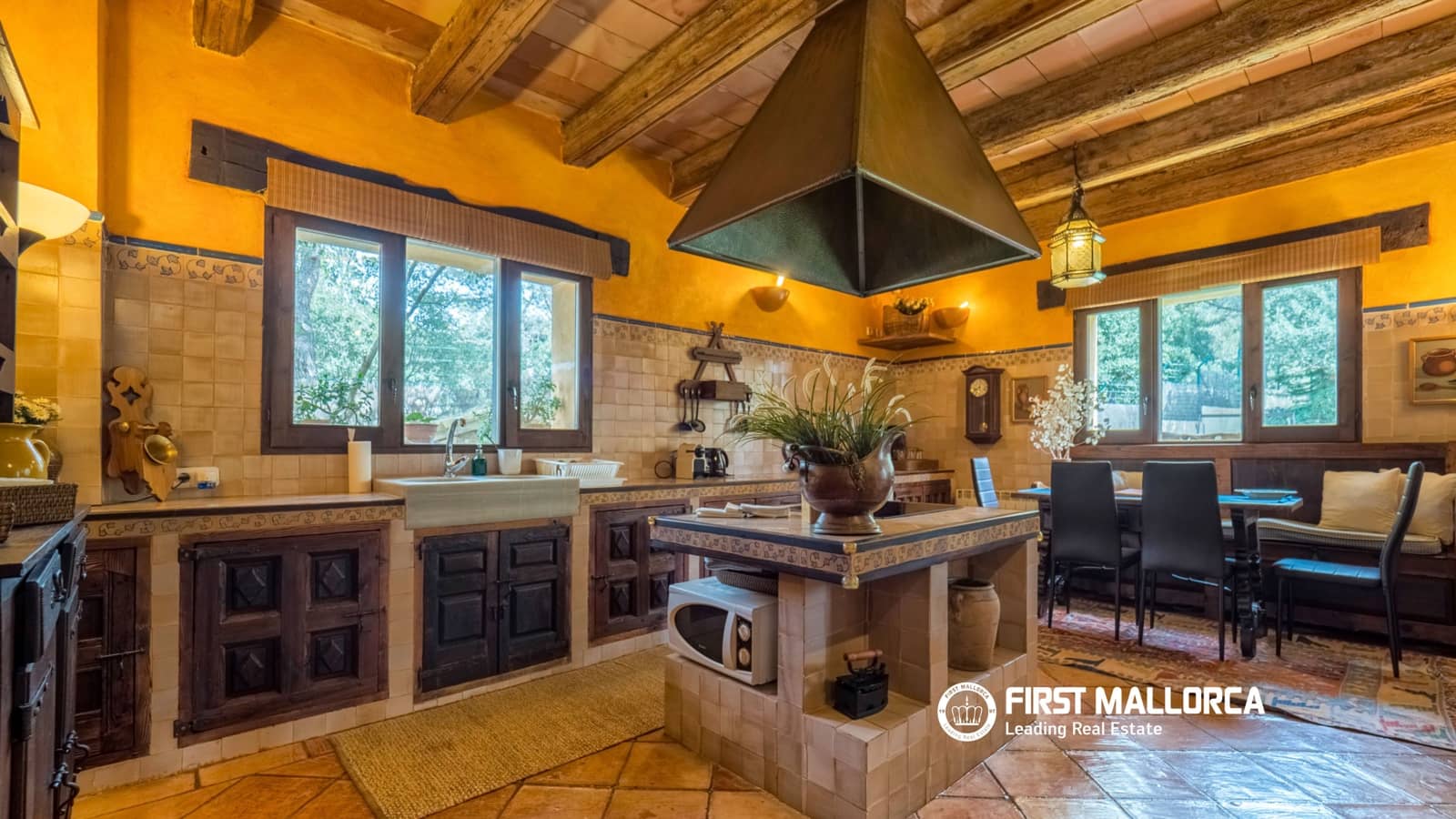 5 bedroom Villa for sale in Valldemosa with pool garage - € 1,700,000 (Ref: 5562895)