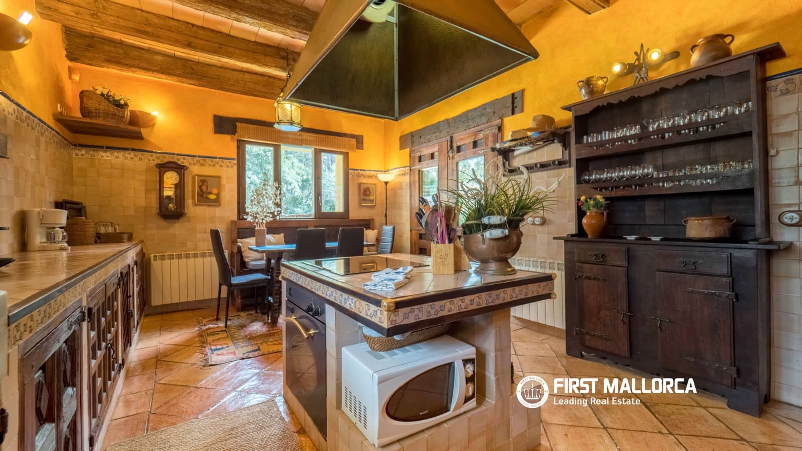 5 bedroom Villa for sale in Valldemosa with pool garage - € 1,700,000 (Ref: 5562895)