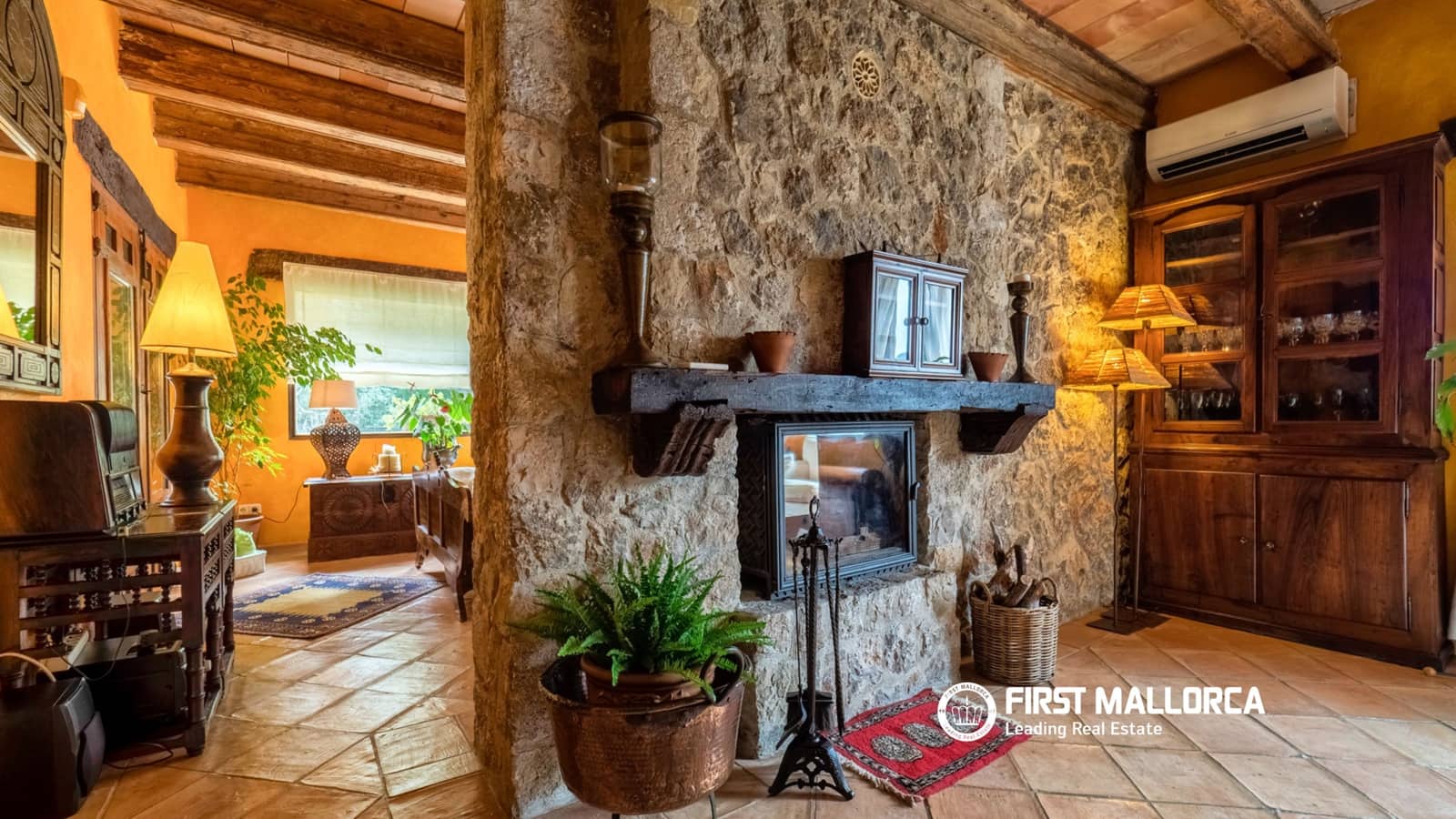 5 bedroom Villa for sale in Valldemosa with pool garage - € 1,700,000 (Ref: 5562895)