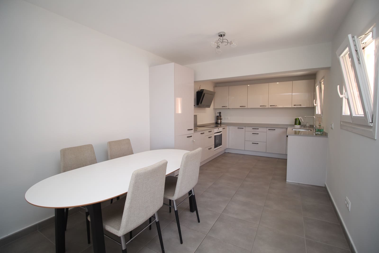 3 bedroom Townhouse for rent in Costa d'en Blanes with garage - € 2,800 (Ref: 5586651)