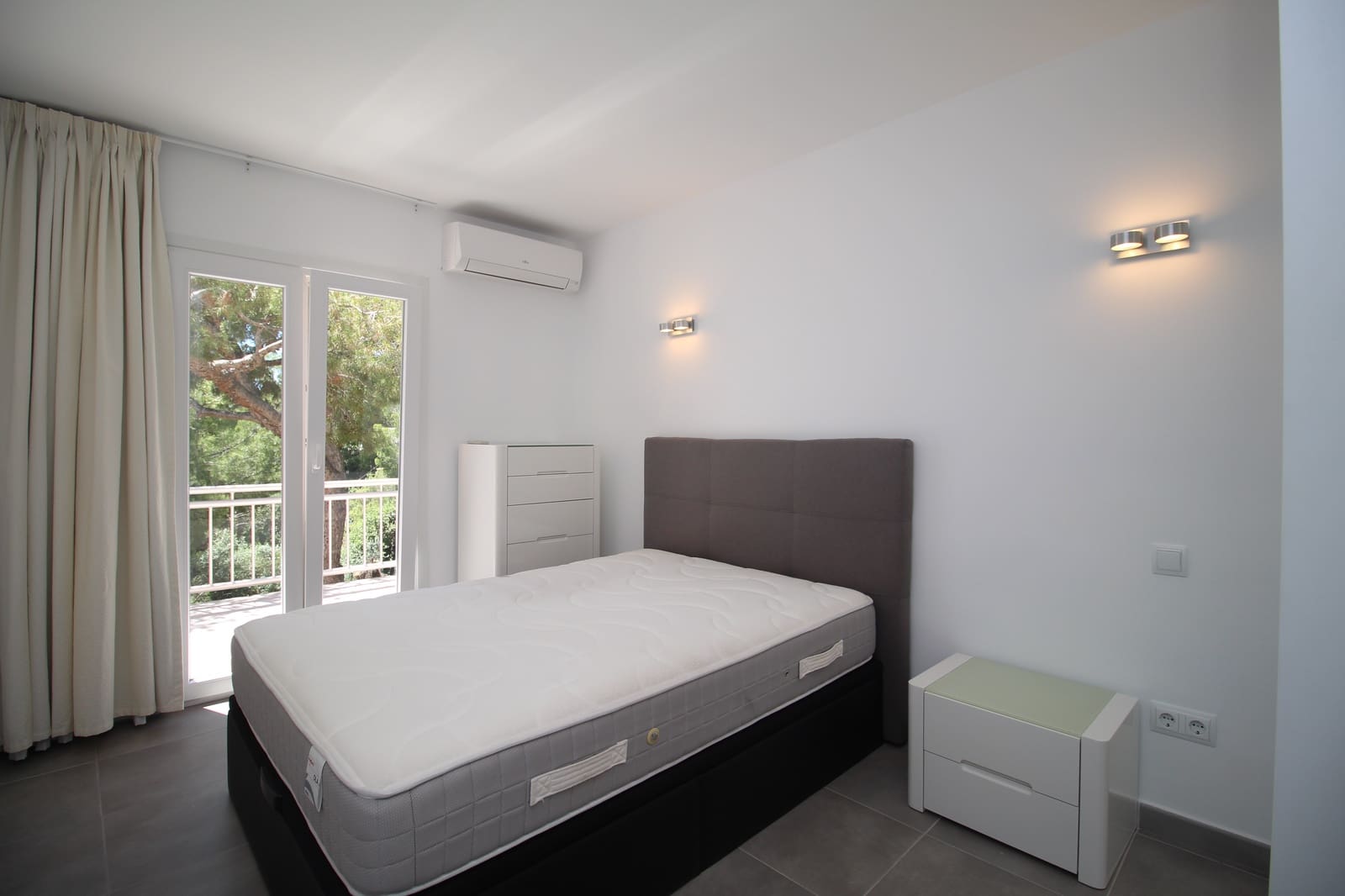 3 bedroom Townhouse for rent in Costa d'en Blanes with garage - € 2,800 (Ref: 5586651)