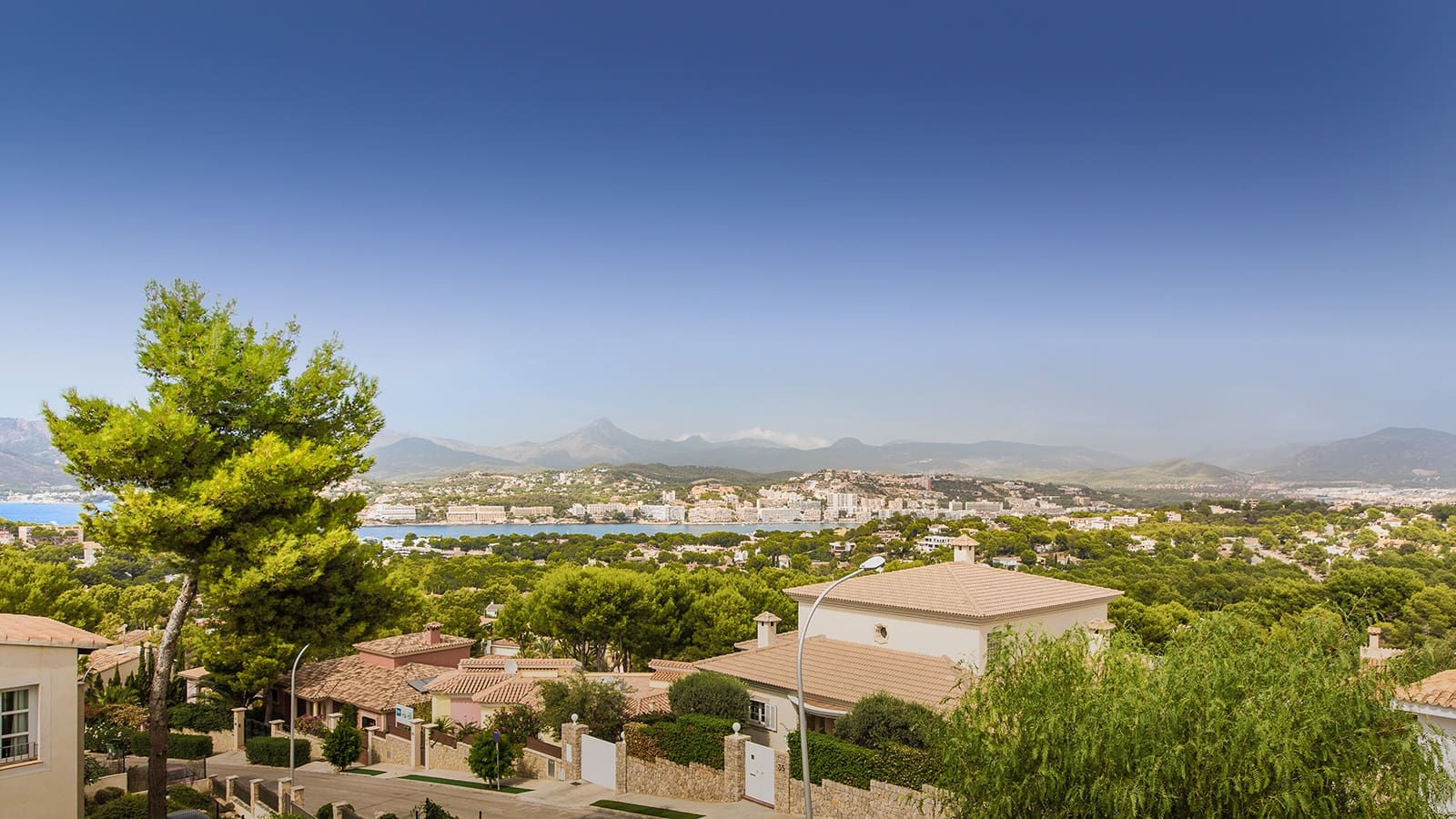 4 slaapkamer Villa te huur in Santa Ponsa met zwembad garage - € 6.000 (Ref: 5586672)