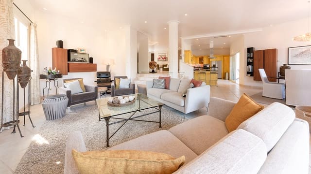 4 bedroom Villa for rent in Santa Ponsa, Calvià with pool garage - € 6,000 (Ref: 5586672)