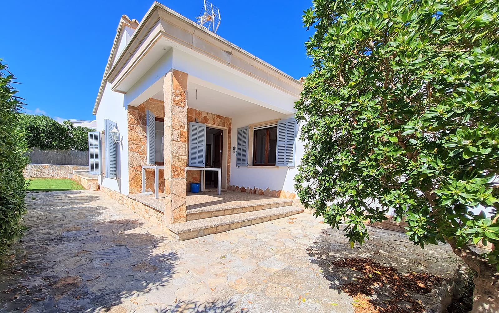 2 sypialnia Willa do wynajęcia w Santanyi z garażem - 2 900 € (Ref: 5586676)