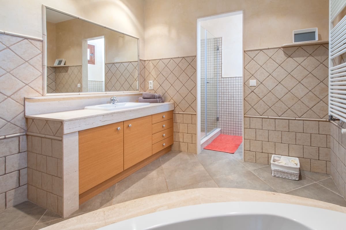 6 soveværelse Finca/Landehus til salg i Portocolom med swimmingpool garage - € 3.700.000 (Ref: 5586681)