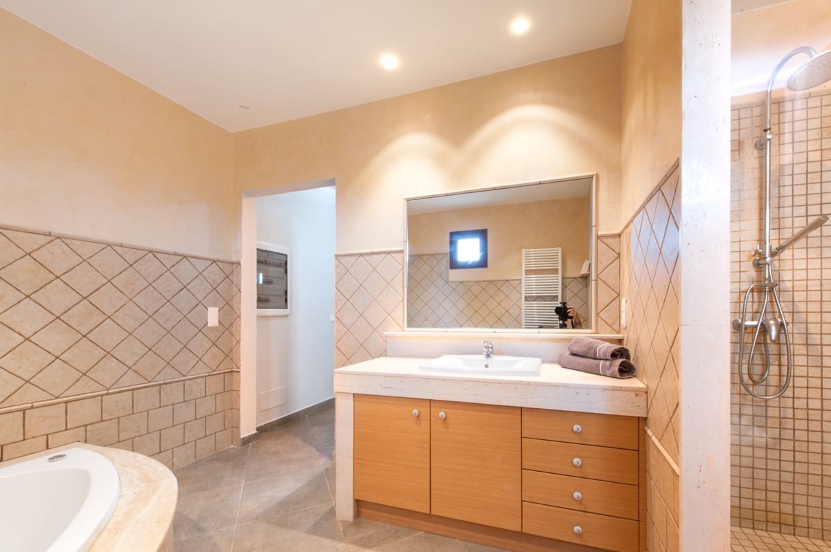 6 soveværelse Finca/Landehus til salg i Portocolom med swimmingpool garage - € 3.700.000 (Ref: 5586681)