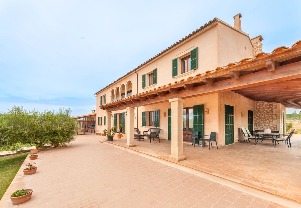 6 soveværelse Finca/Landehus til salg i Portocolom med swimmingpool garage - € 3.700.000 (Ref: 5586681)