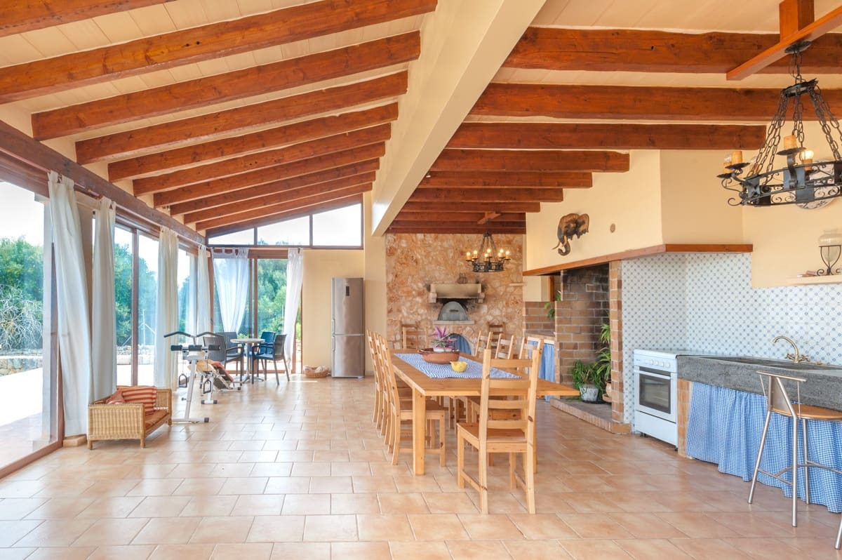 6 soveværelse Finca/Landehus til salg i Portocolom med swimmingpool garage - € 3.700.000 (Ref: 5586681)