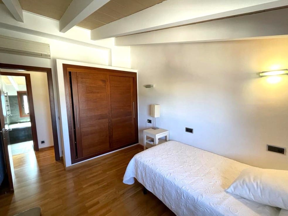 2 bedroom Apartment for rent in Pollensa / Pollenca with garage - € 1,800 (Ref: 5586697)