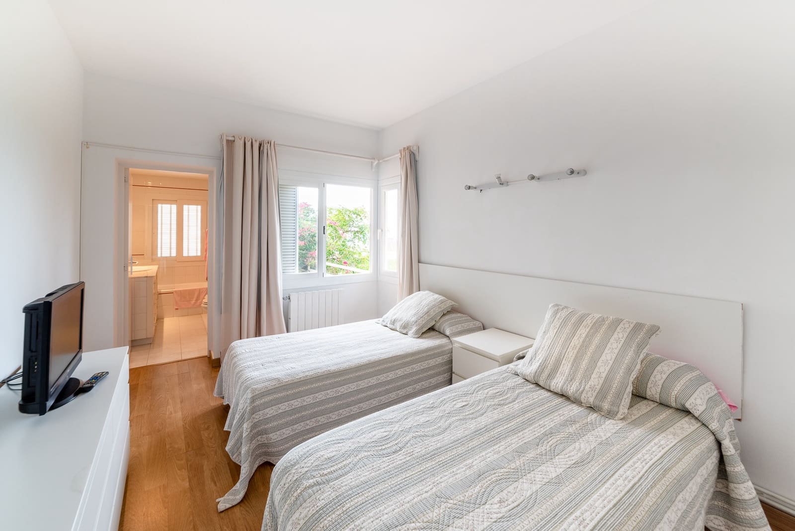 5 soveværelse Villa til leje i Costa d'en Blanes med swimmingpool garage - € 6.000 (Ref: 5681318)