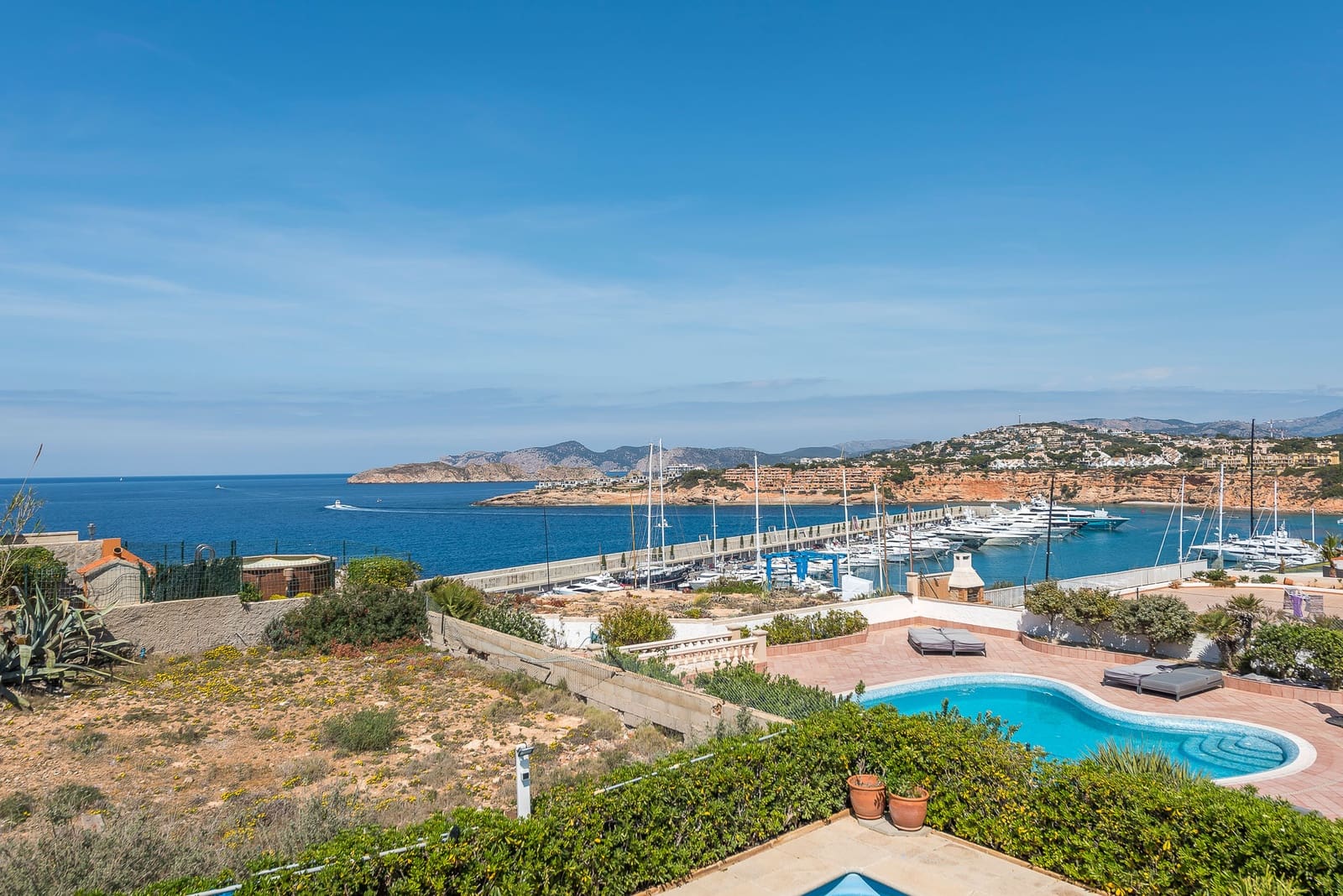 4 soveværelse Villa til salg i El Toro / Port Adriano med swimmingpool garage - € 2.300.000 (Ref: 5681360)