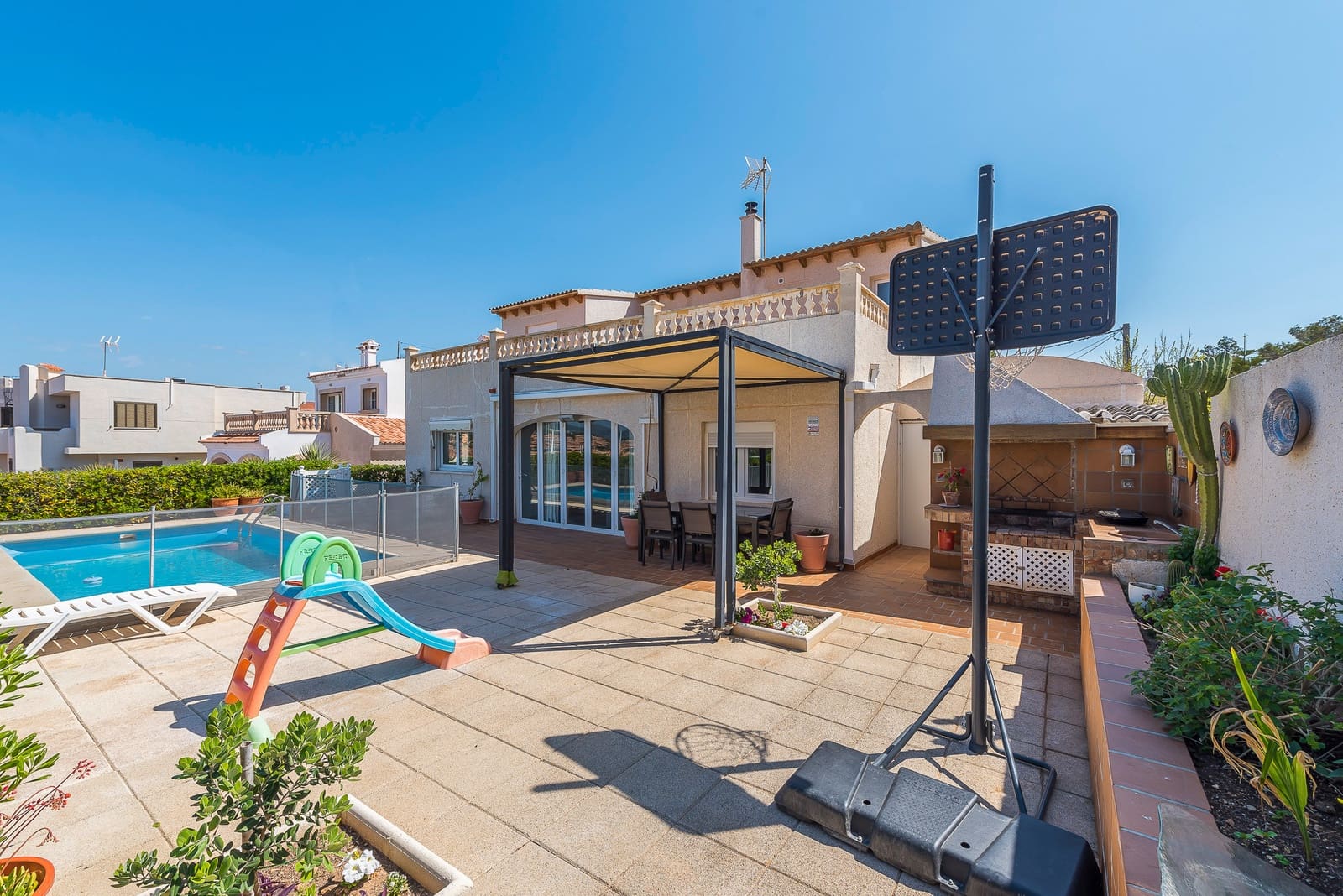 4 soveværelse Villa til salg i El Toro / Port Adriano med swimmingpool garage - € 2.300.000 (Ref: 5681360)