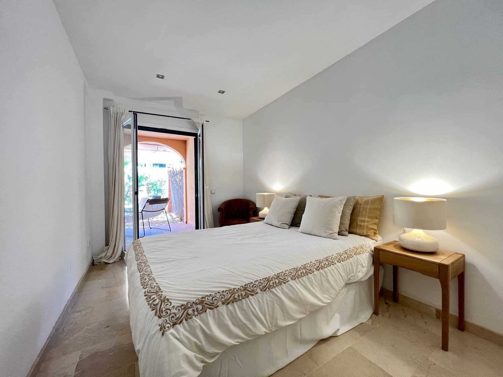 2 bedroom Apartment for rent in El Toro / Port Adriano with garage - € 2,800 (Ref: 5681386)