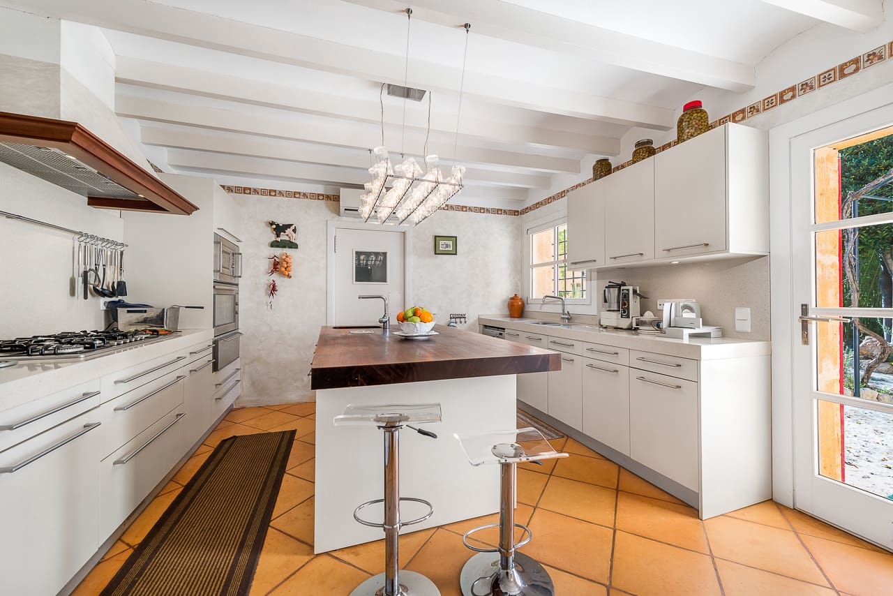 6 Zimmer Finca/Landgut zu verkaufen in Santa Maria del Cami mit Pool Garage - 2.990.000 € (Ref: 5681416)