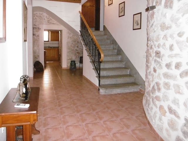 3 sypialnia Dom do wynajęcia w Sineu z basenem garażem - 2 400 € (Ref: 5681504)