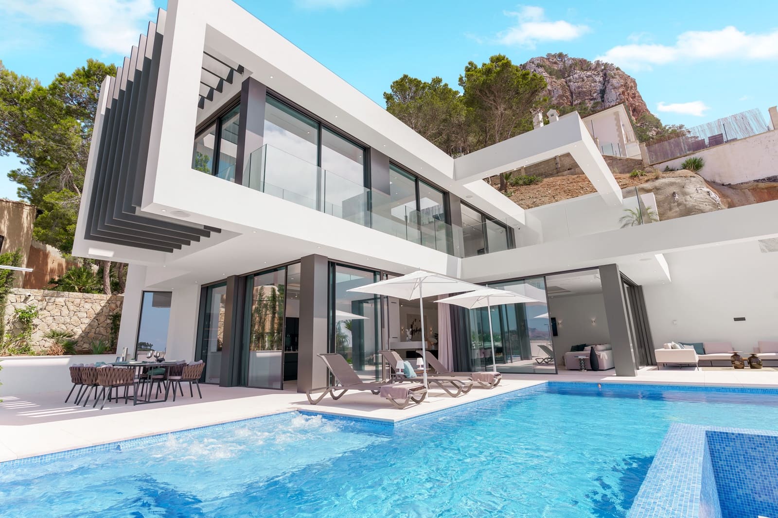 6 soverom Villa til salgs i Puerto de Andratx med svømmebasseng garasje - € 12 800 000 (Ref: 5681561)