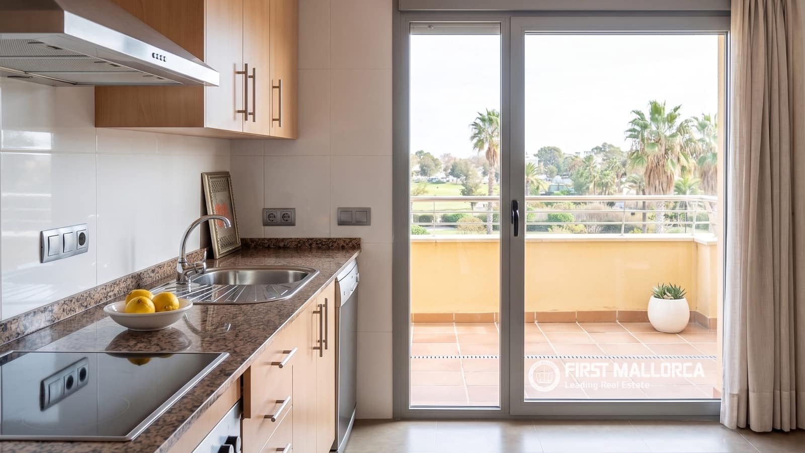 2 bedroom Apartment for rent in Palma de Mallorca with garage - € 3,500 (Ref: 5681572)