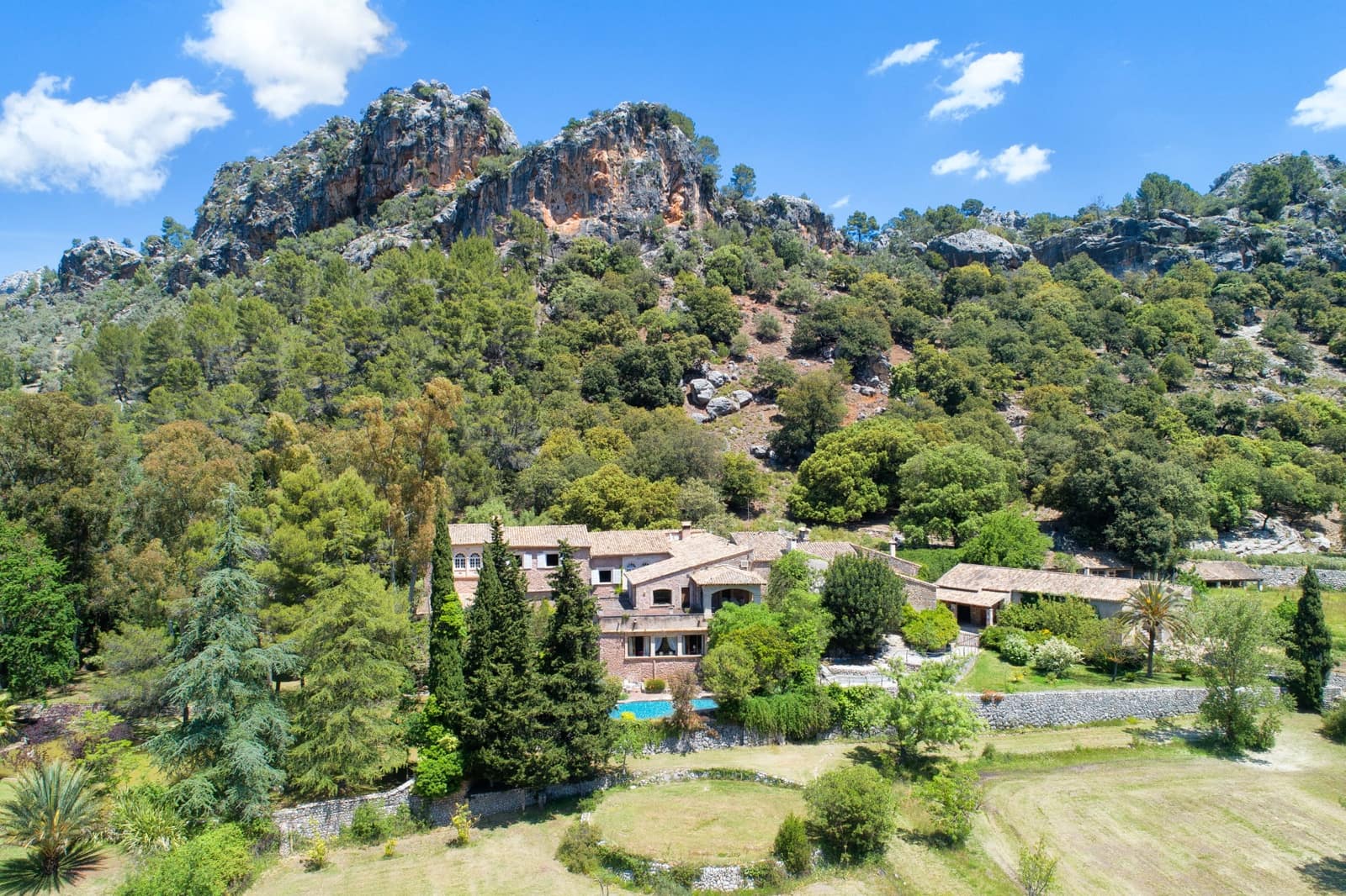12 quarto Quinta/Casa Rural para venda em Escorca com piscina garagem - 6 000 000 € (Ref: 5702548)
