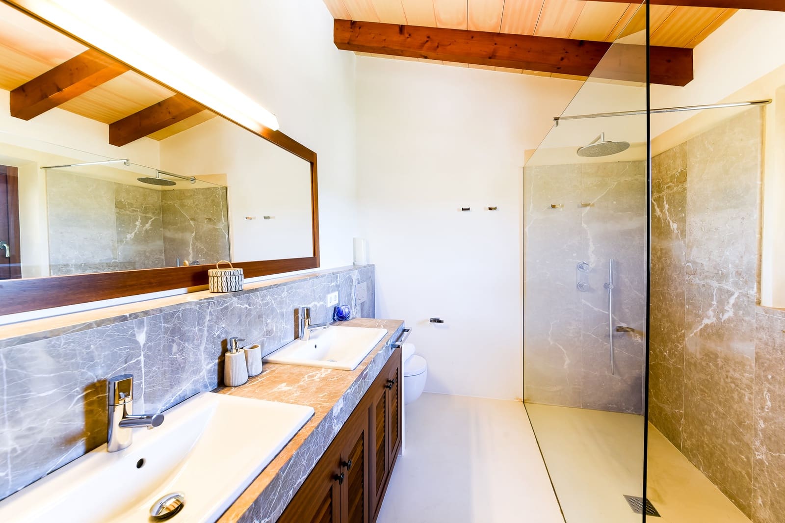 5 soveværelse Finca/Landehus til salg i Porreres med swimmingpool garage - € 5.750.000 (Ref: 5702564)