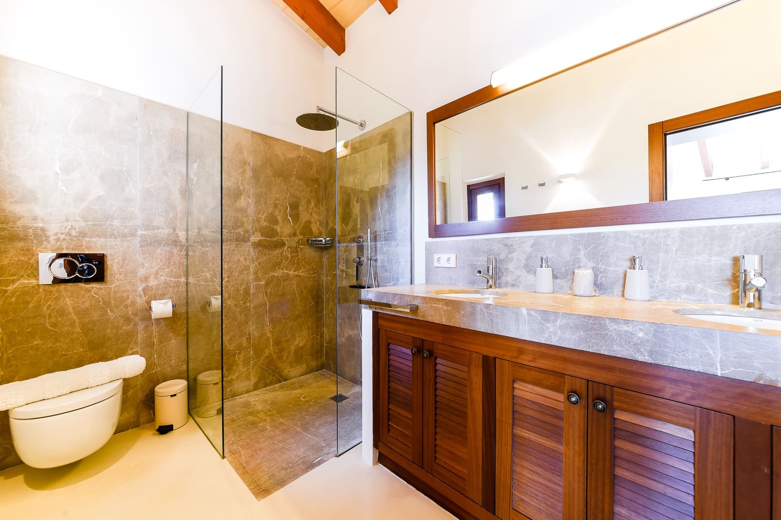 5 soveværelse Finca/Landehus til salg i Porreres med swimmingpool garage - € 5.750.000 (Ref: 5702564)