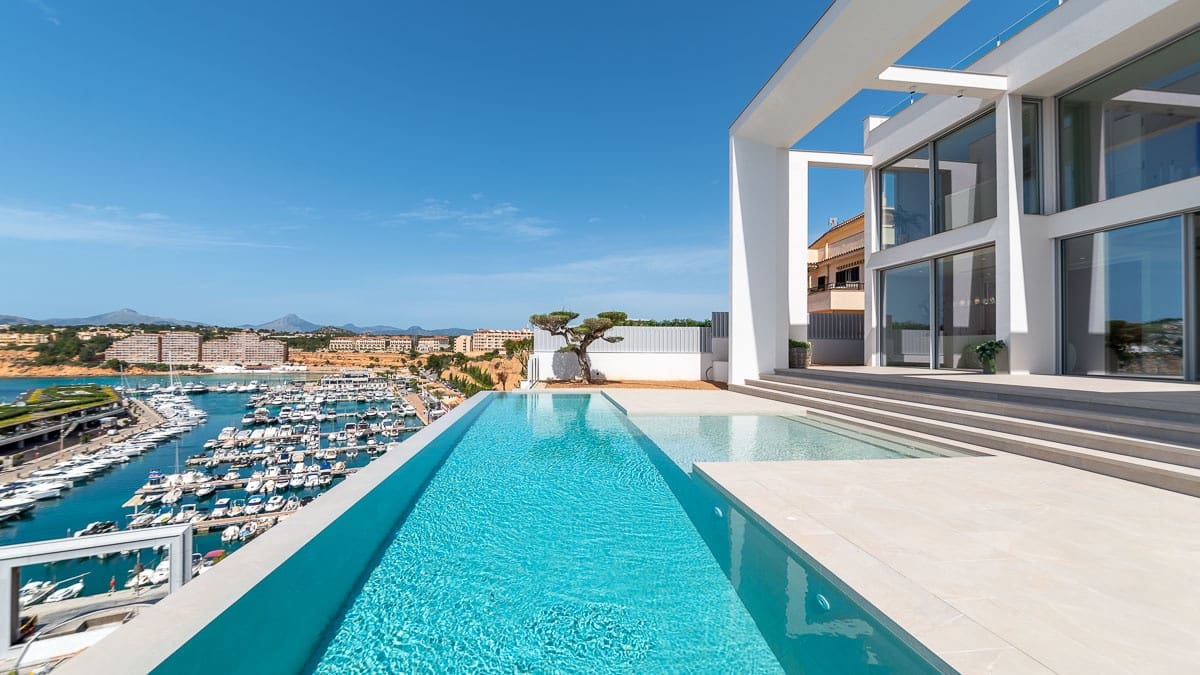 4 soveværelse Villa til salg i El Toro / Port Adriano med swimmingpool garage - € 9.850.000 (Ref: 5709595)