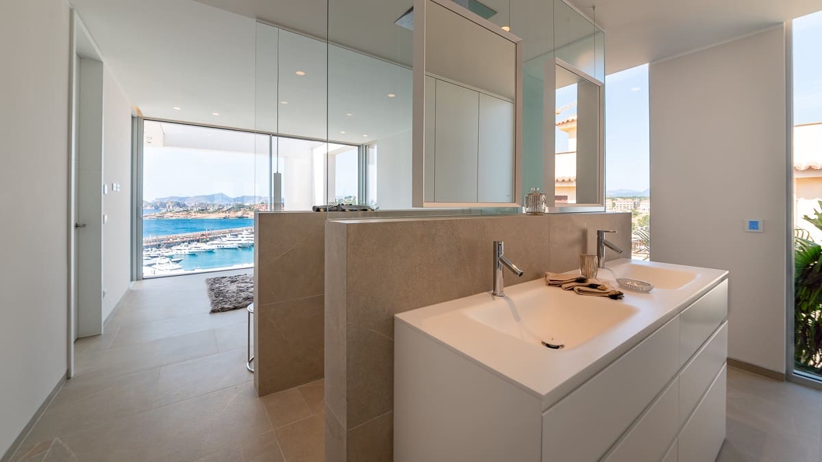 4 soveværelse Villa til salg i El Toro / Port Adriano med swimmingpool garage - € 9.850.000 (Ref: 5709595)