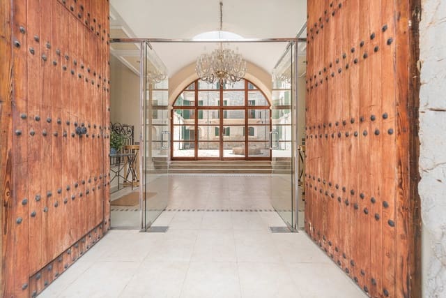 84 soveværelse Finca/Landehus til salg i Valldemosa med swimmingpool garage - € 23.000.000 (Ref: 5712001)