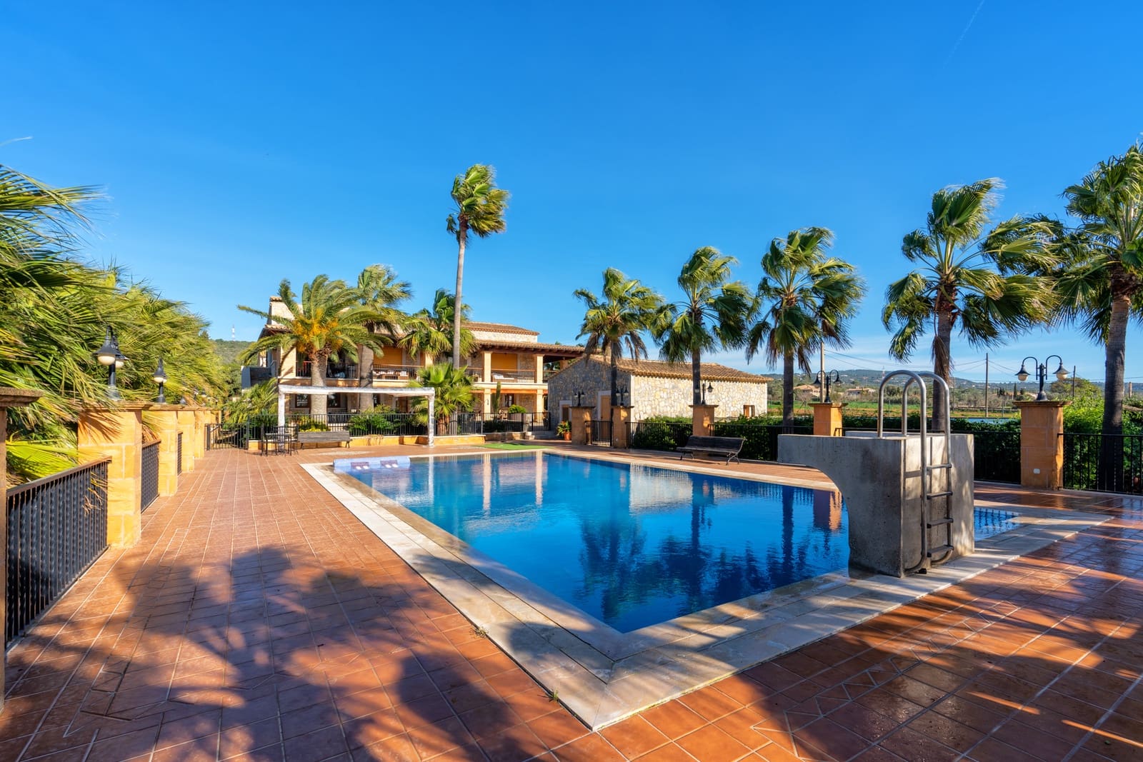 4 soveværelse Finca/Landehus til salg i Puntiro med swimmingpool garage - € 2.950.000 (Ref: 5723990)