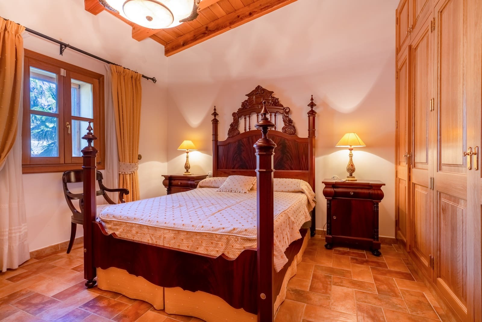 4 soveværelse Finca/Landehus til salg i Puntiro med swimmingpool garage - € 2.950.000 (Ref: 5723990)