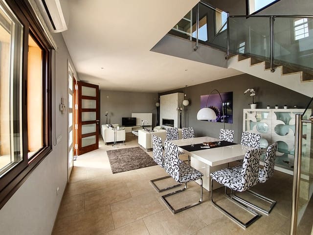 5 soveværelse Finca/Landehus til salg i Llucmajor med swimmingpool garage - € 2.590.000 (Ref: 5782231)