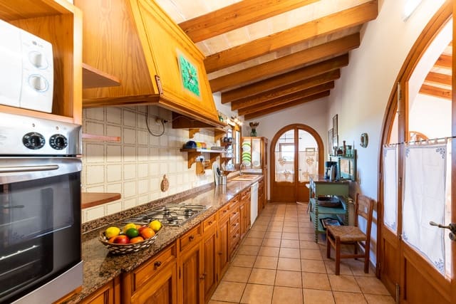 4 bedroom Finca/Country House for sale in Cala Murada, Manacor with pool garage - € 1,600,000 (Ref: 5821487)