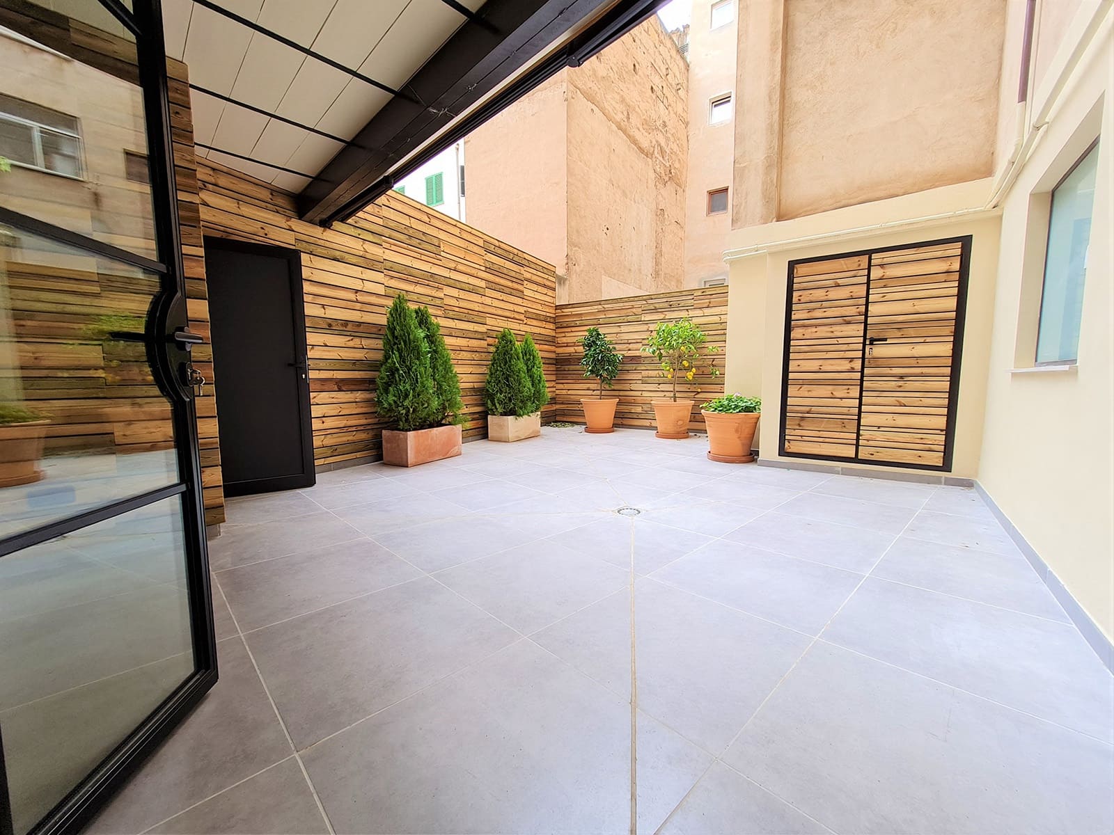 2 bedroom Apartment for rent in Palma de Mallorca - € 1,900 (Ref: 5923739)