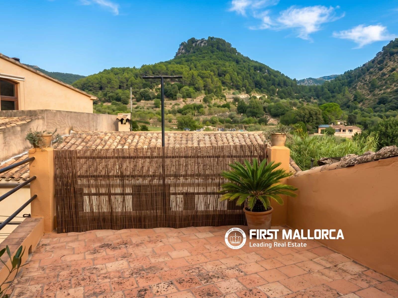 3 bedroom Townhouse for rent in Puigpunyent - € 2,300 (Ref: 5923750)