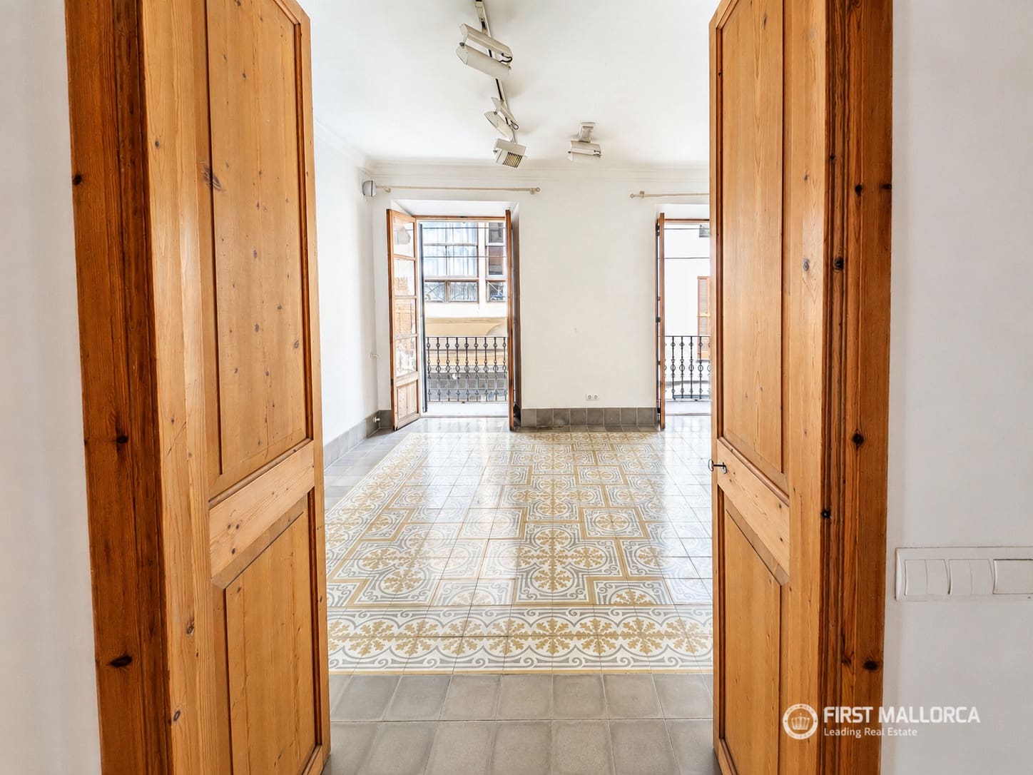 4 bedroom Townhouse for sale in Felanitx with garage - € 699,000 (Ref: 5949566)