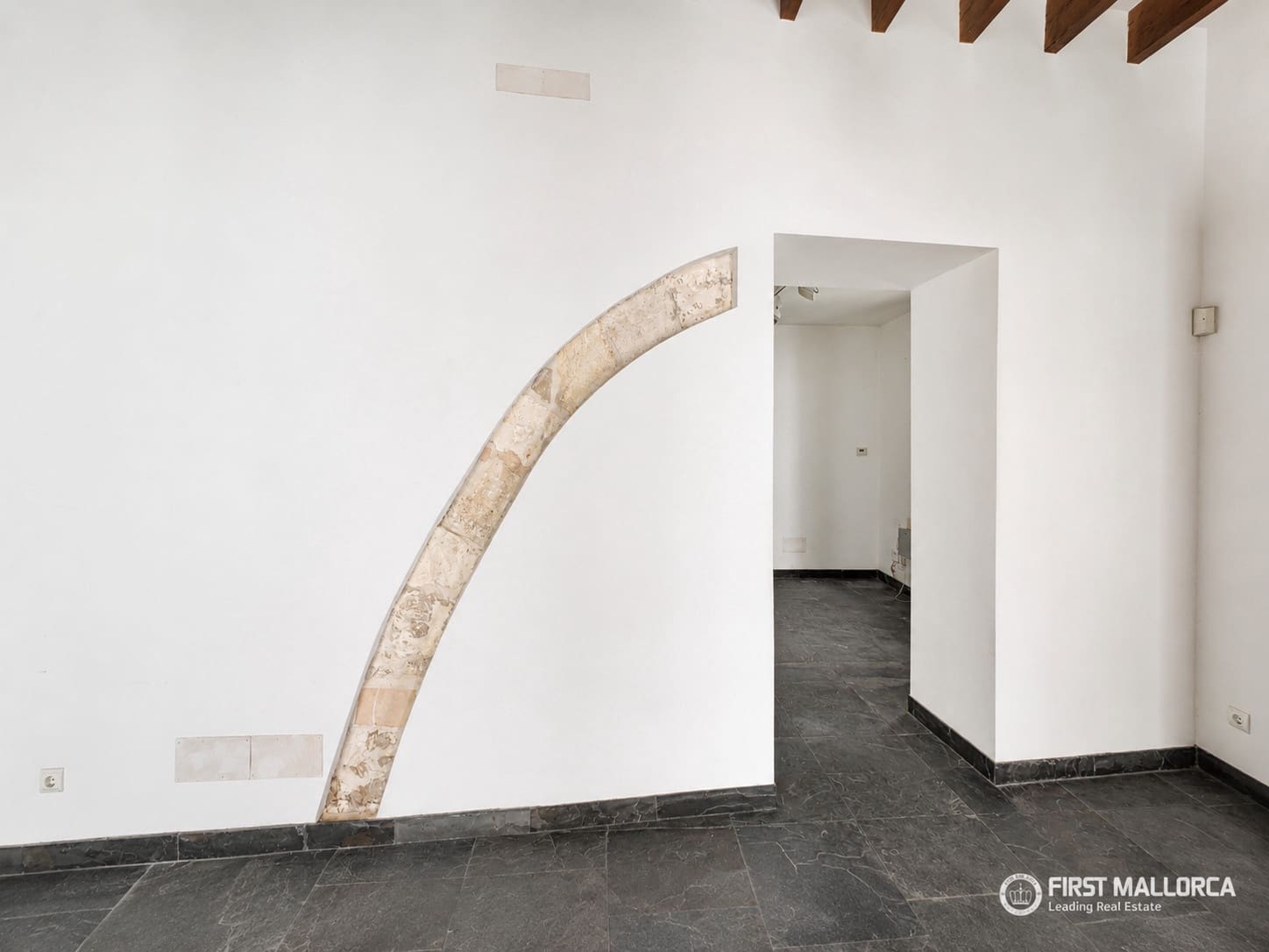 4 bedroom Townhouse for sale in Felanitx with garage - € 699,000 (Ref: 5949566)