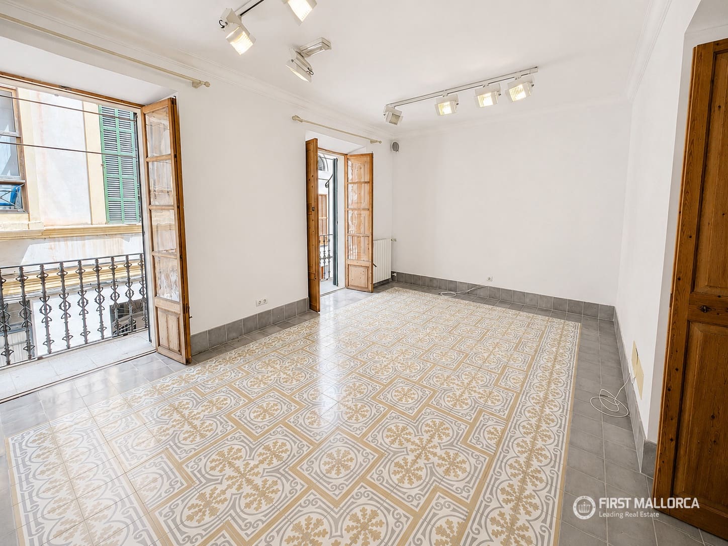 4 bedroom Townhouse for sale in Felanitx with garage - € 699,000 (Ref: 5949566)