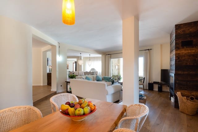 4 soverom Villa til salgs i Santa Ponsa, Calvià med svømmebasseng garasje - € 2 600 000 (Ref: 6264334)