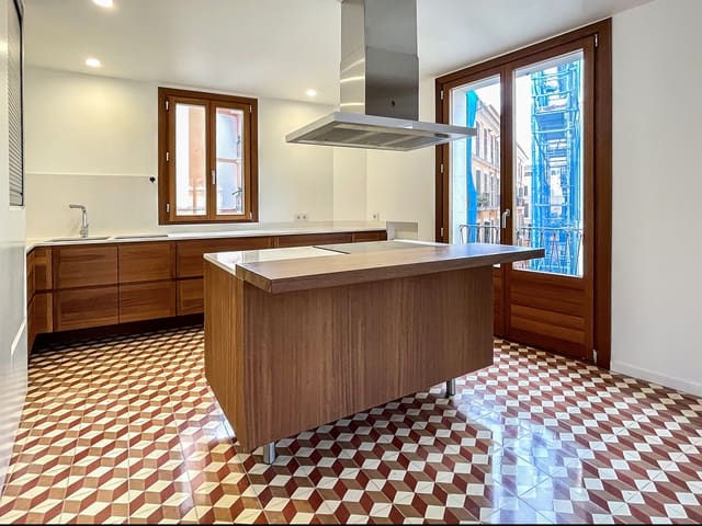 3 bedroom Apartment for rent in El Sindicat, Palma de Mallorca - € 2,900 (Ref: 6283216)