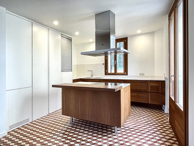 3 bedroom Apartment for rent in El Sindicat, Palma de Mallorca - € 2,900 (Ref: 6283216)